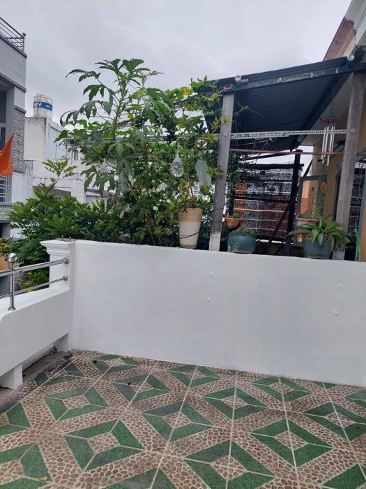 CÁCH MẶT TIỀN CHỈ 20M - 3 TẦNG BTCT NGAY KHU CHỢ VẢI SẦM UẤT.